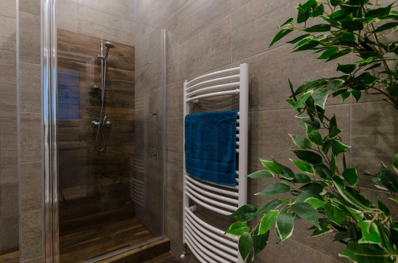 Modern, Luxury Flat In The Heart Of ブダペスト エクステリア 写真